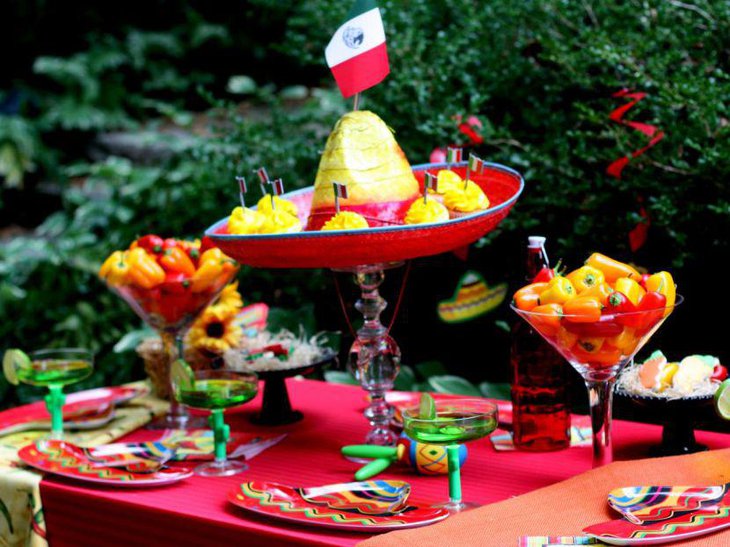 Awesome sombrero centerpiece