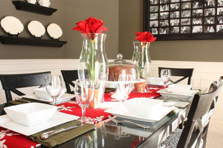 Beautiful dining table decor with red floral decorations
