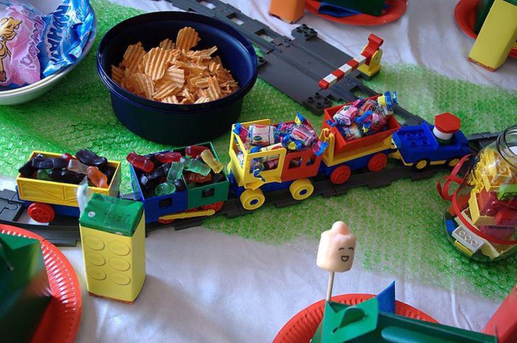 Colourful Lego Duplo Train as party table decoration idea