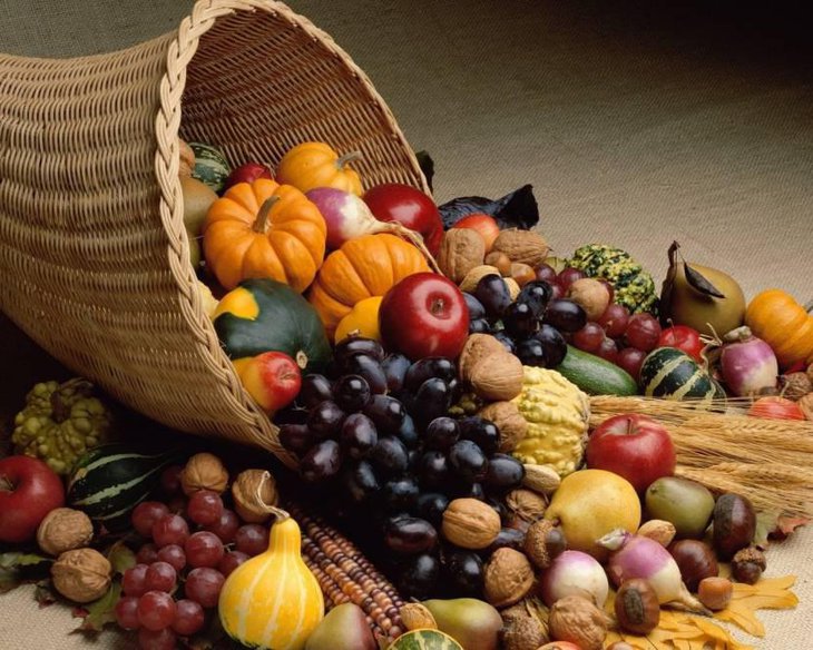 Cornucopia as Traditional Thanksgiving Centerpieces 2