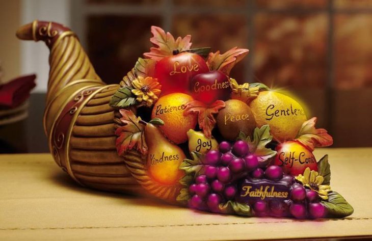 Cornucopia as Traditional Thanksgiving Centerpieces 4