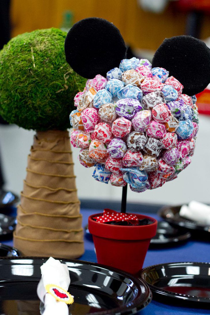 Cute candy Mickey Mouse birthday table centerpiece
