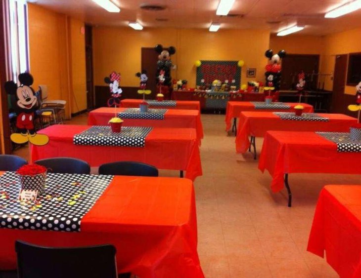 Cute Mickey Mouse centerpiece on guest table