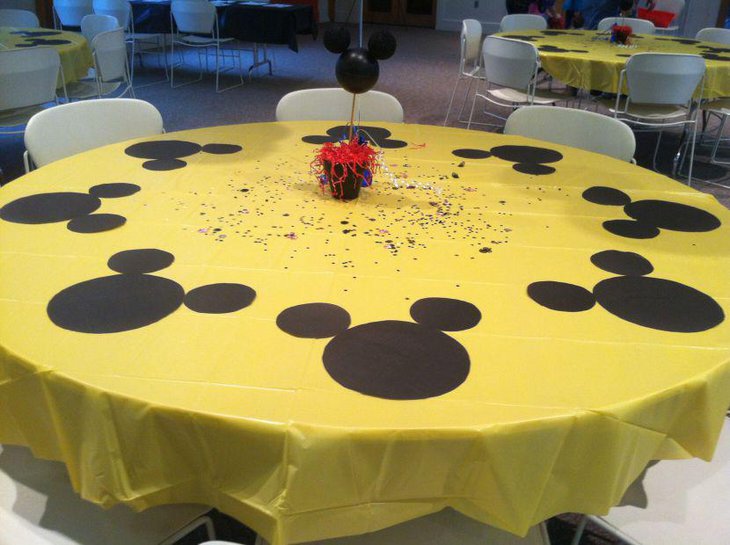 Cute Mickey Mouse themed kids birthday table decor