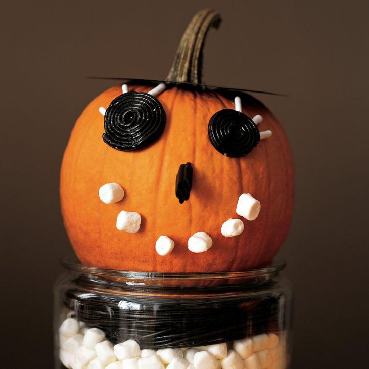 Cute pumpkin snowman for kids Halloween table