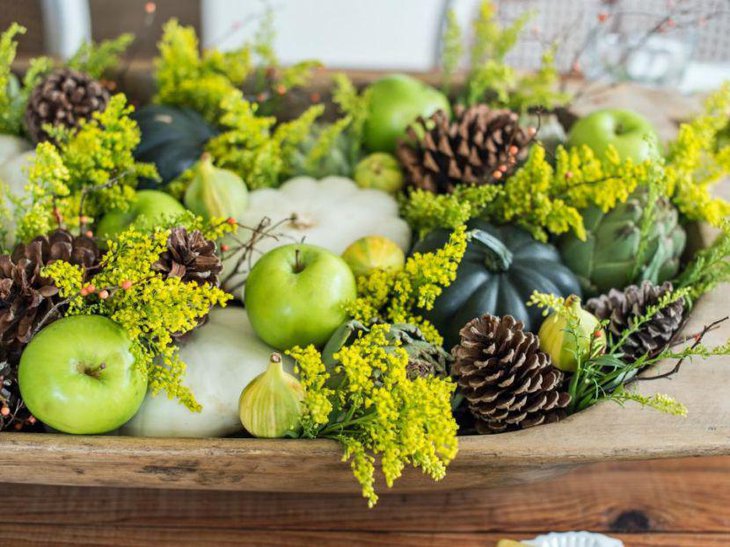 Delectable fruit arrangement for Thanksgiving table setup