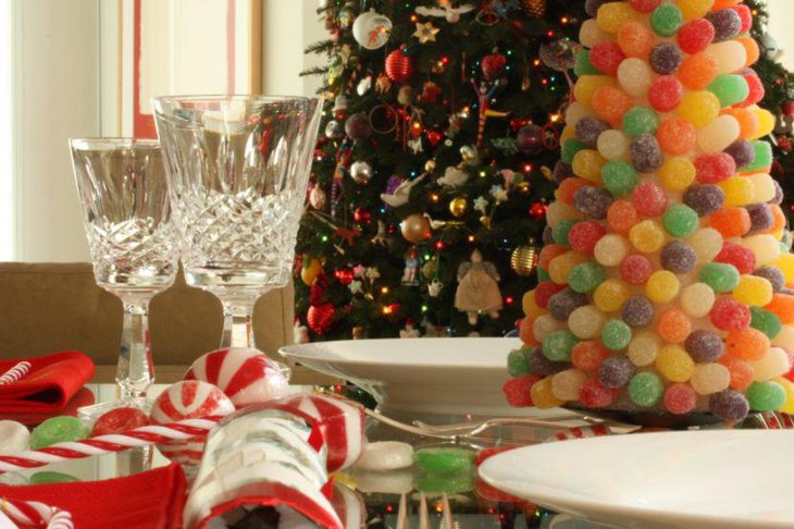 30 Eye Catching Christmas Table Centerpieces Ideas