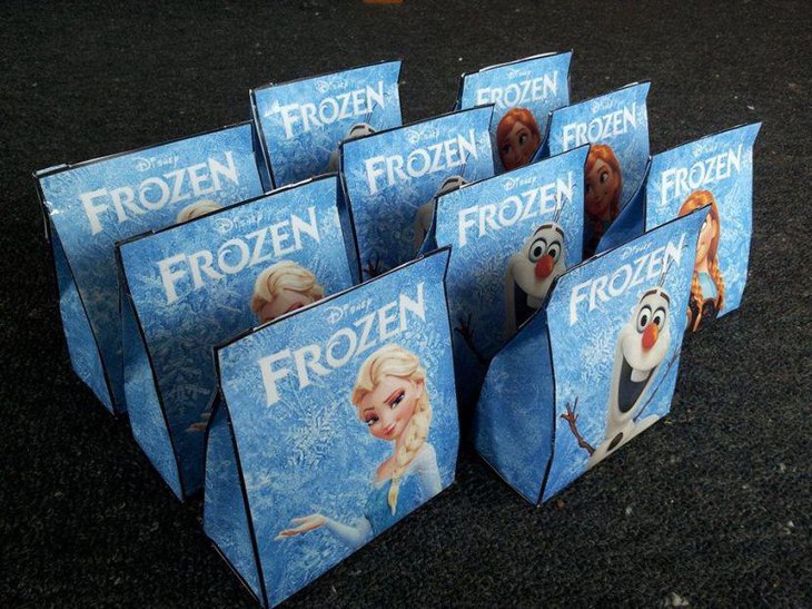 DIY Frozen party bags
