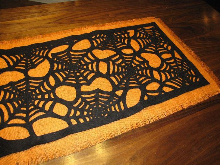 DIY no sew Halloween table runner