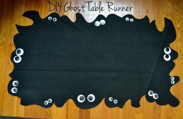 Easy DIY ghost table runner for Halloween