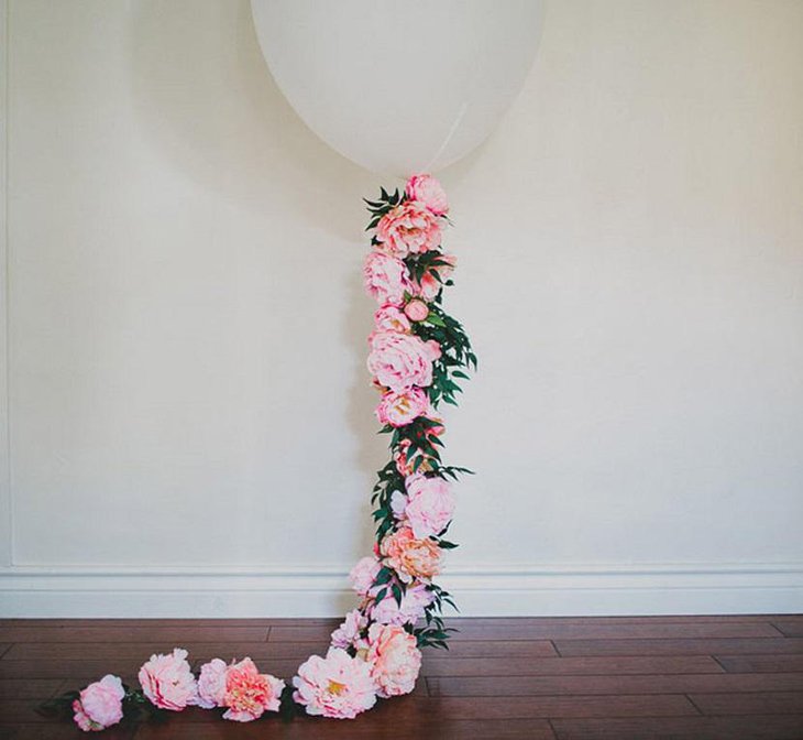 Elegant and White and Pink Flowers Wedding Balloon Centerpiece