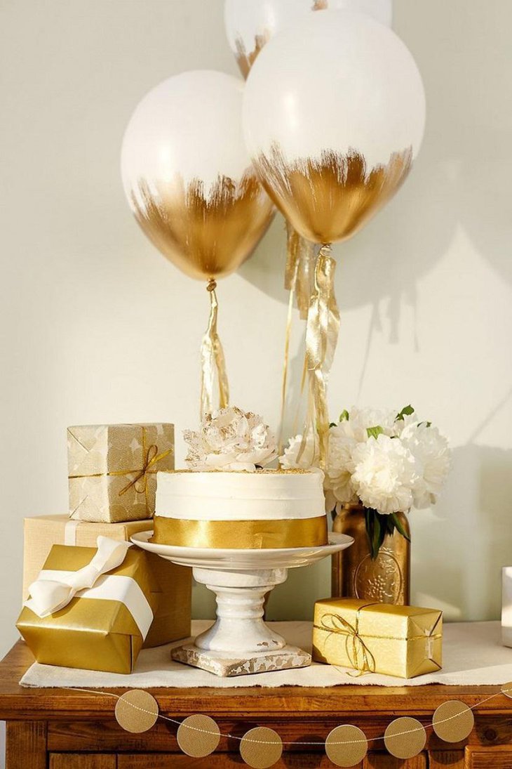 Elegant Golden and White Wedding Balloon Centerpiece 1