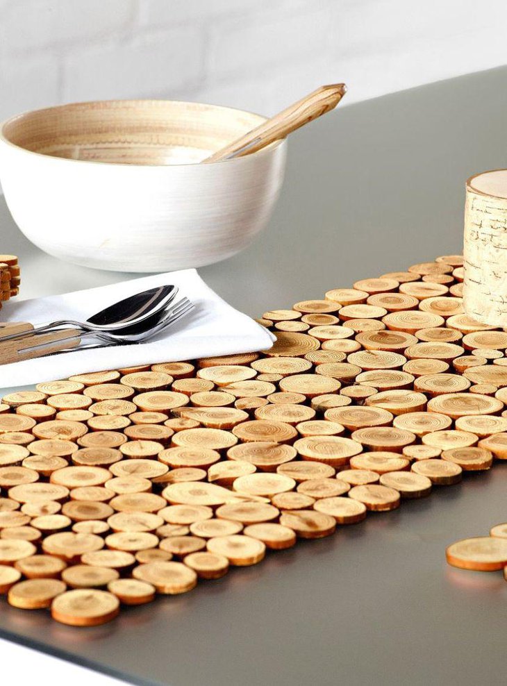 Extraordinary wood slice table runner