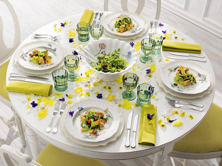 Fast and Easy Yellow DIY Easter Table Settings