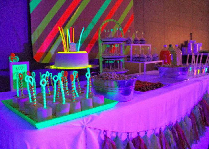 Fluorescent summer birthday table idea