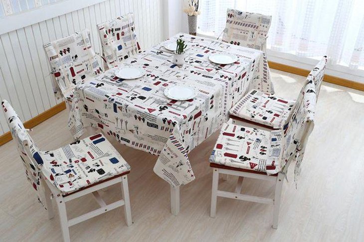 Gorgeous Eiffel Tower themed table cloth