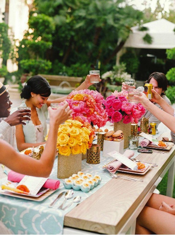 Gorgeous floral centerpieces for garden party table decor