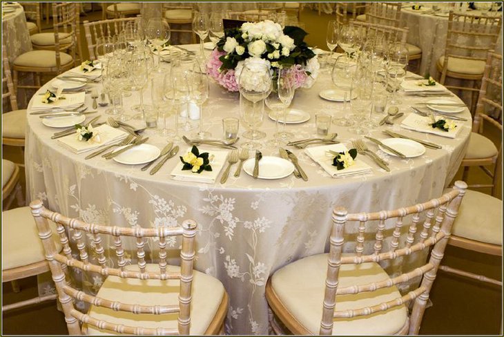 Gorgeous Lace Table Overlay Linen for Weddings