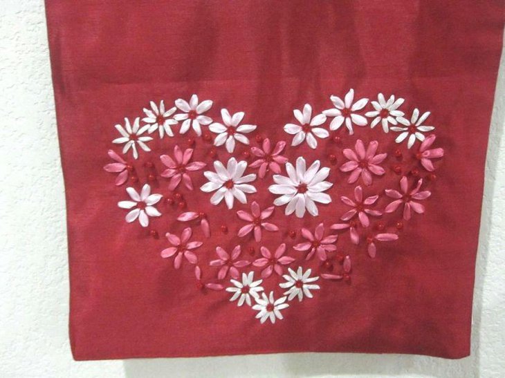 Gorgeous red Valentines table runner with pink and white flowers