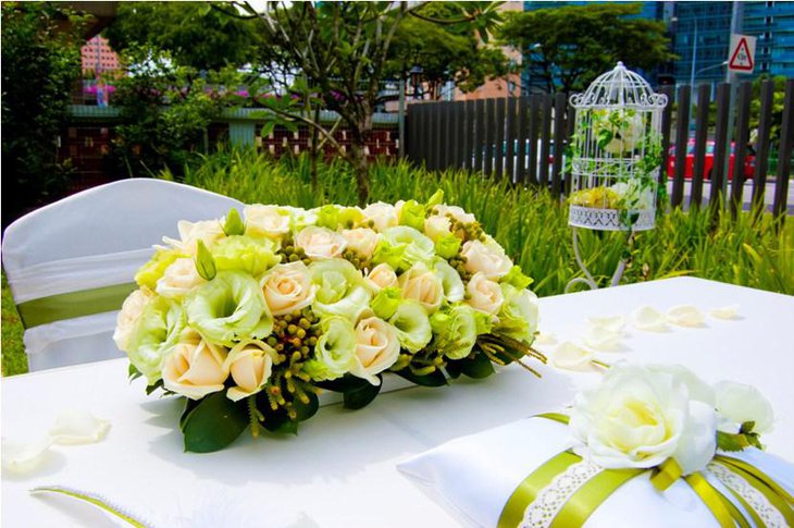 green and white tree decorations for weddings