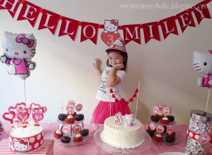 Hello Kitty Birthday Party Decorations with Cake Toppers