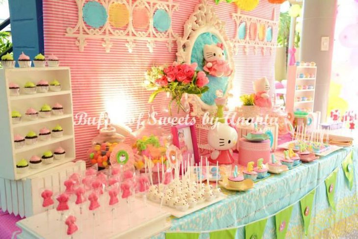 Hello Kitty Sweets Table