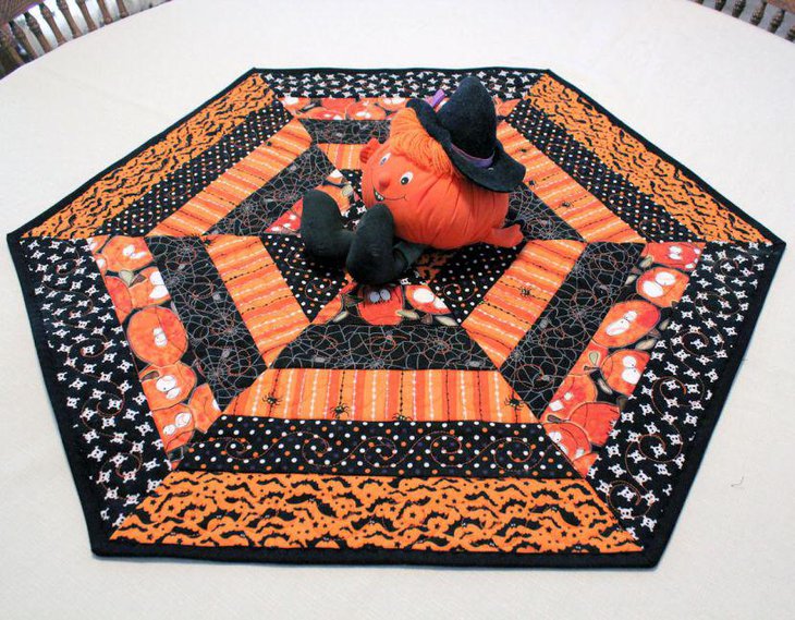 Hexagonal Halloween quilted table runner