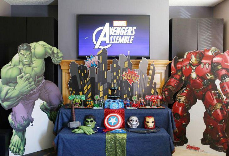 Kids birthday table decor with Avengers theme