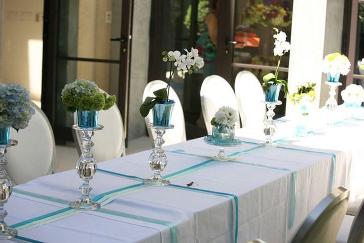 Monochromatic Ribbon Table Runners Theme