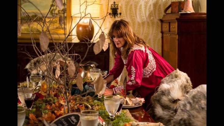 Moss DIY Thanksgiving Burlap Table Runner