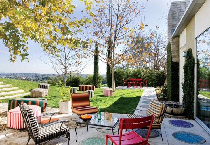 Outdoor table decorated using a fruit centerpiece 1