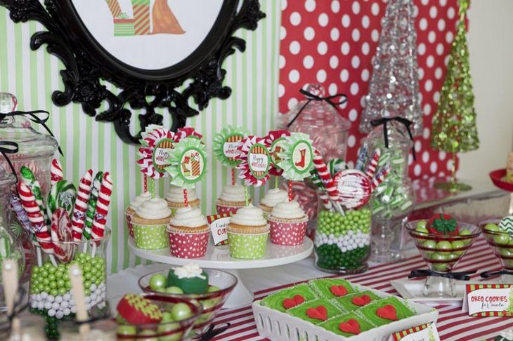 Polka dotted decorations for Christmas dessert table