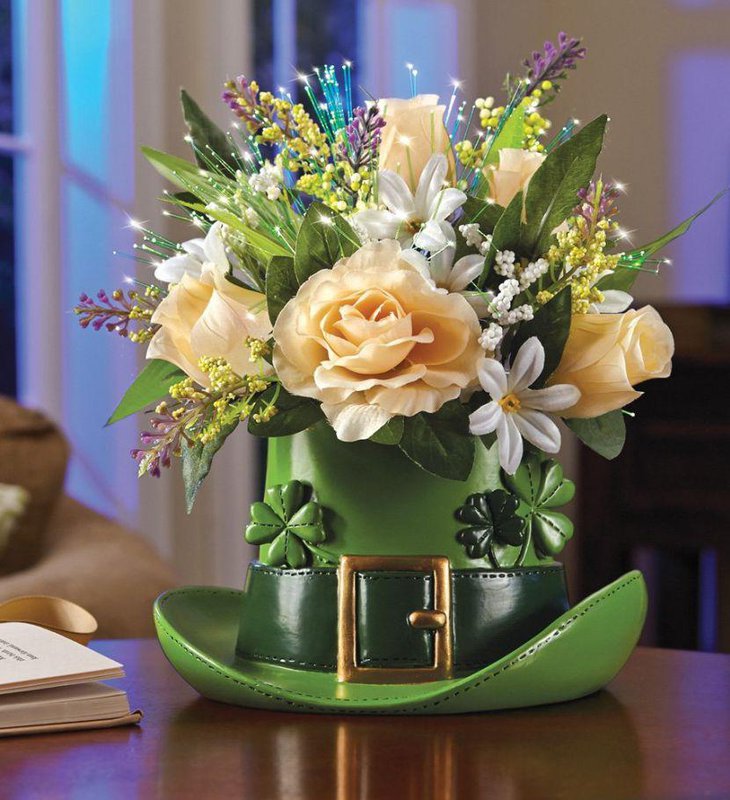 Pretty floral decor on green hat for St Patricks Day decoration