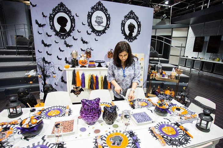 Purple and black owls as kids Halloween table centerpiece