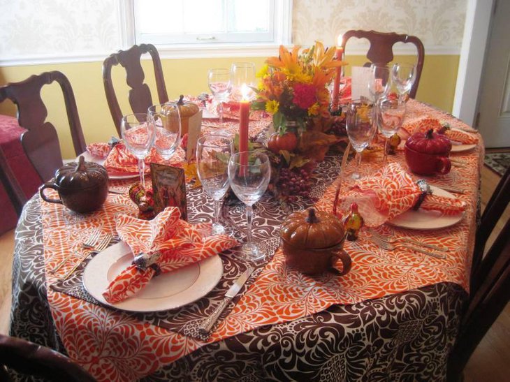 Red Table Decor For Thanksgiving