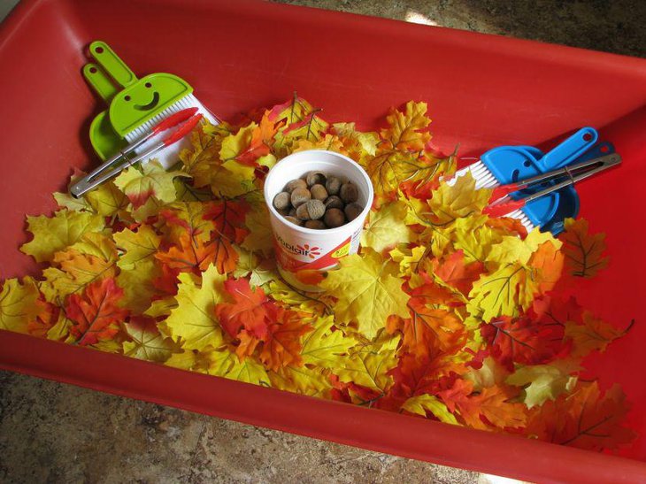 Refreshing Autumn Leaves and Acorn Table Centerpiece