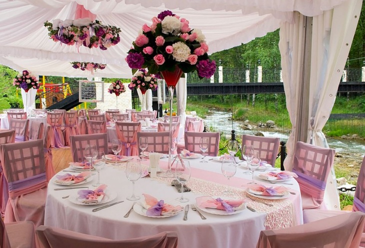 Round Wedding Tables Donned In Bright pink Colors