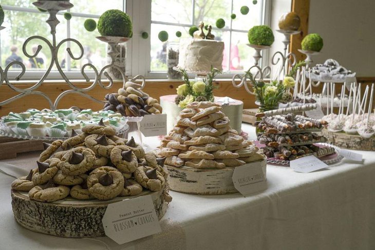 Rustic Beautiful Wedding Dessert Table