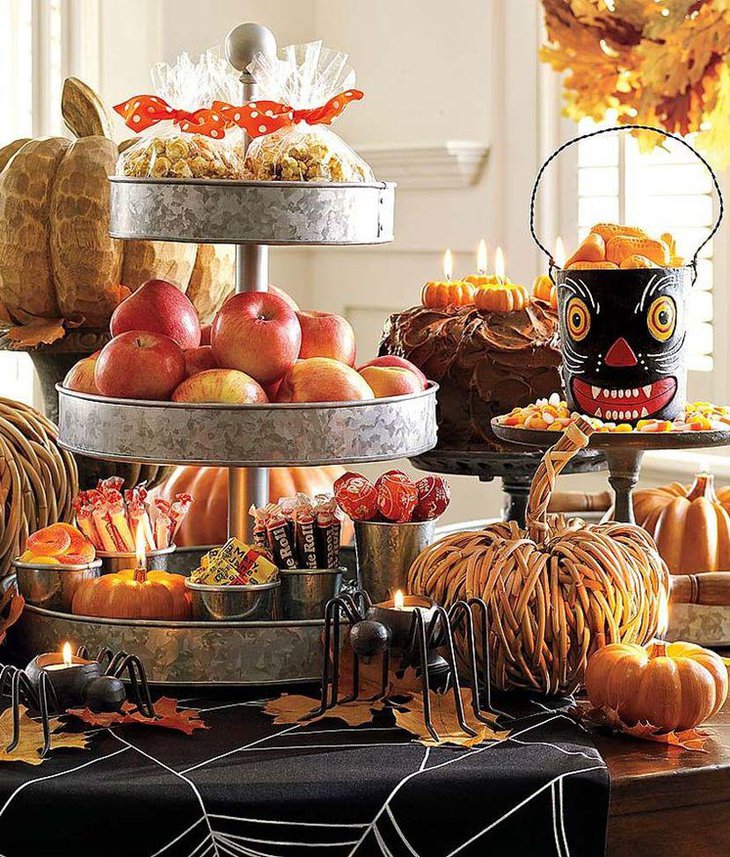 Simple Halloween Table Decor
 37 Ideas for Halloween Table Decorations