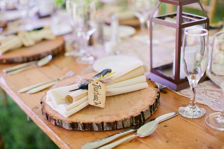 Rustic Wedding Table Setting With Wooden Slices and Lantern1