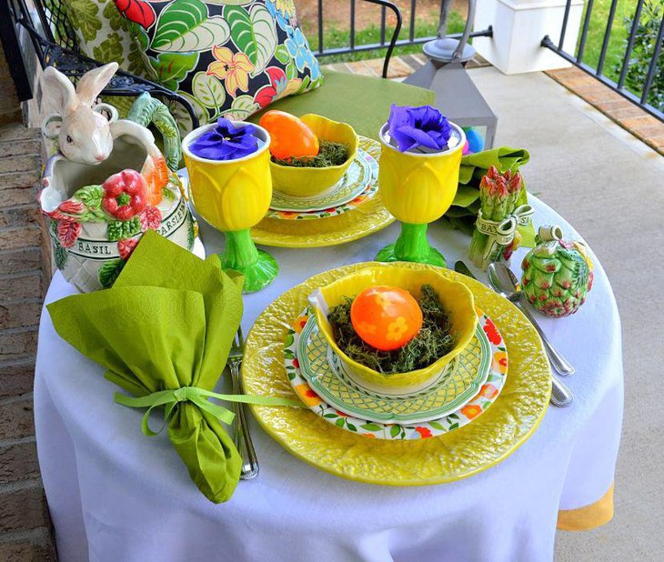 Striking tablescape for spring dinner