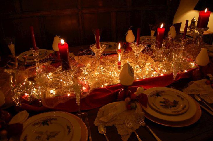 Stunning Christmas table decor well lit up using lights