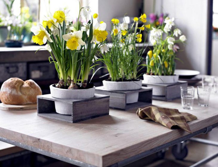 Stunning spring table decor with flowers