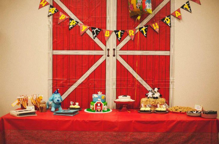 Sweet farm themed first birthday party ideas