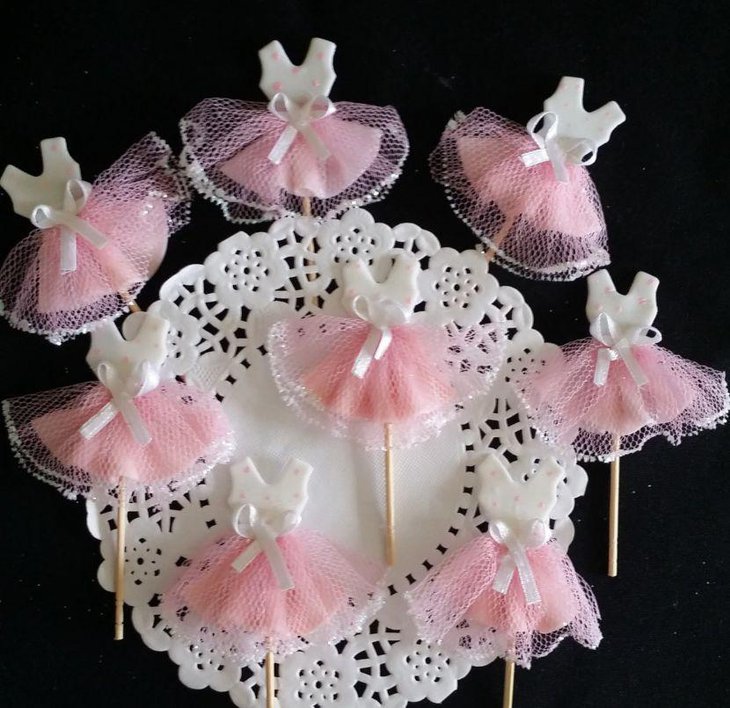 Tasty candy favors for princess baby shower