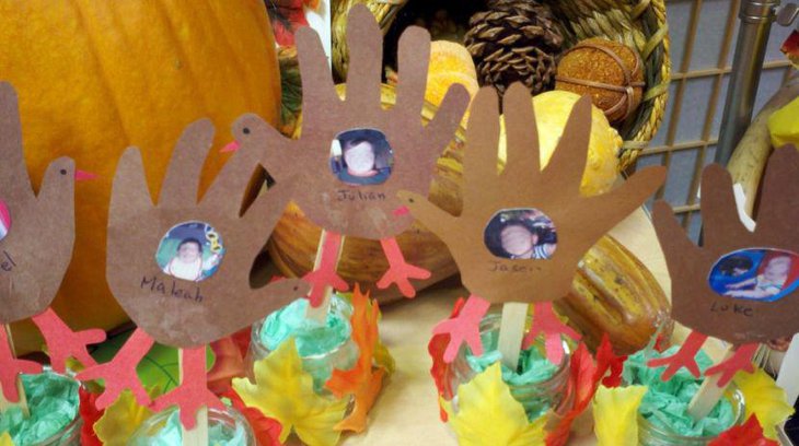 Thanksgiving decoration with Construction Paper for Kids 970x544