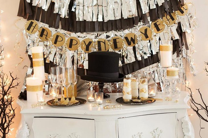 The Black White and Golden New Years Eve Classic Party Table Decoration