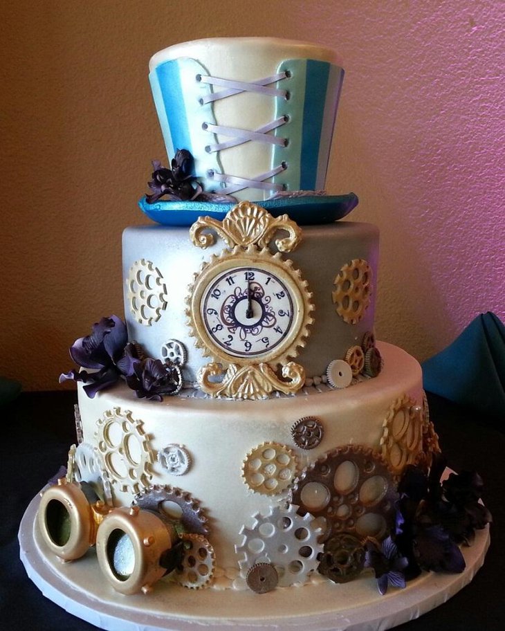 The Table Centerpiece for New Years Eve with Clock Cake