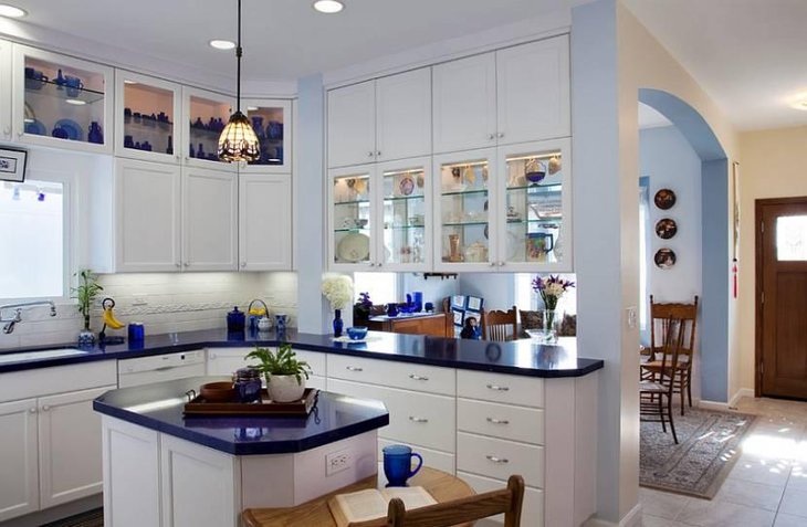 Tiny kitchen island is the prefect breakfast nook