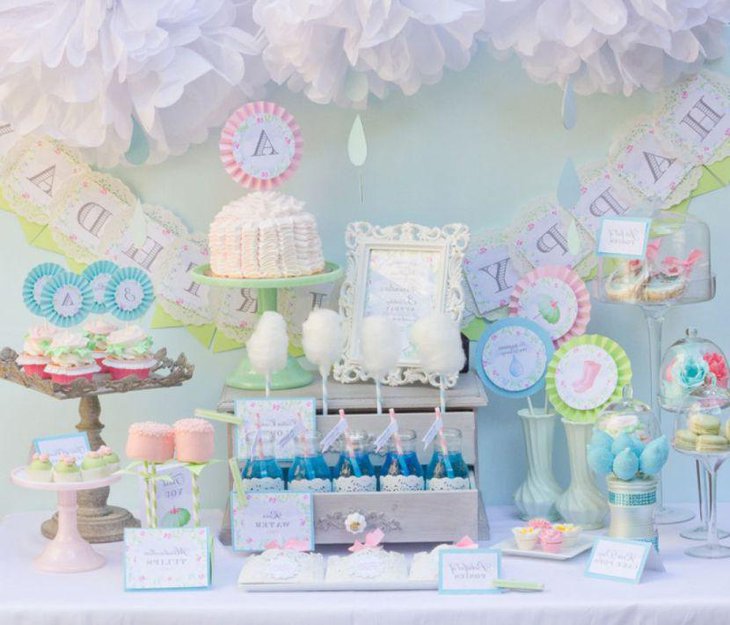 Vintage party table decor for kids